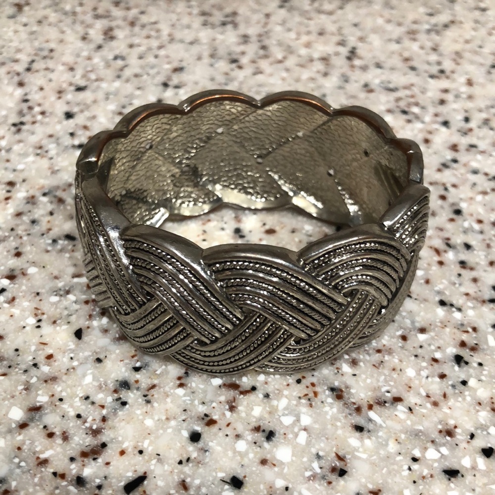 Silver Bangel